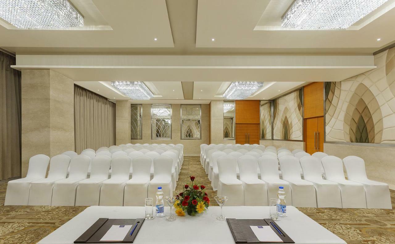 Nataraj Sarovar Portico Jhansi Exterior photo