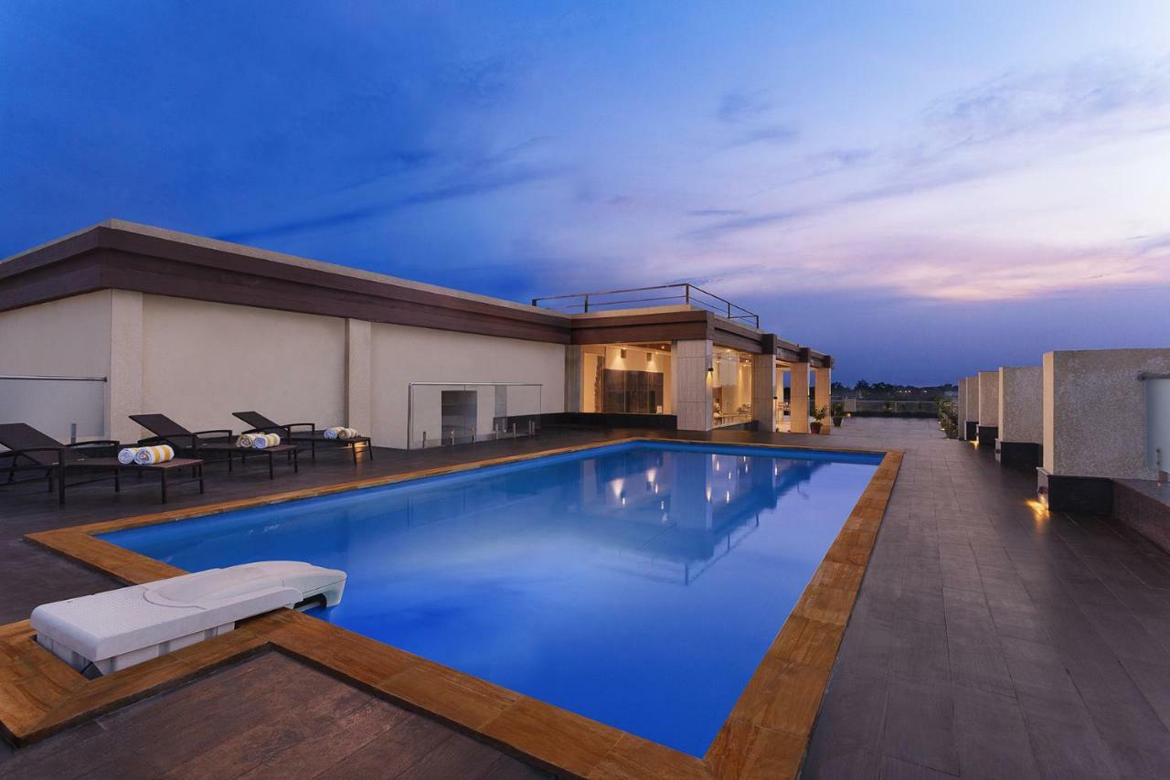 Nataraj Sarovar Portico Jhansi Exterior photo