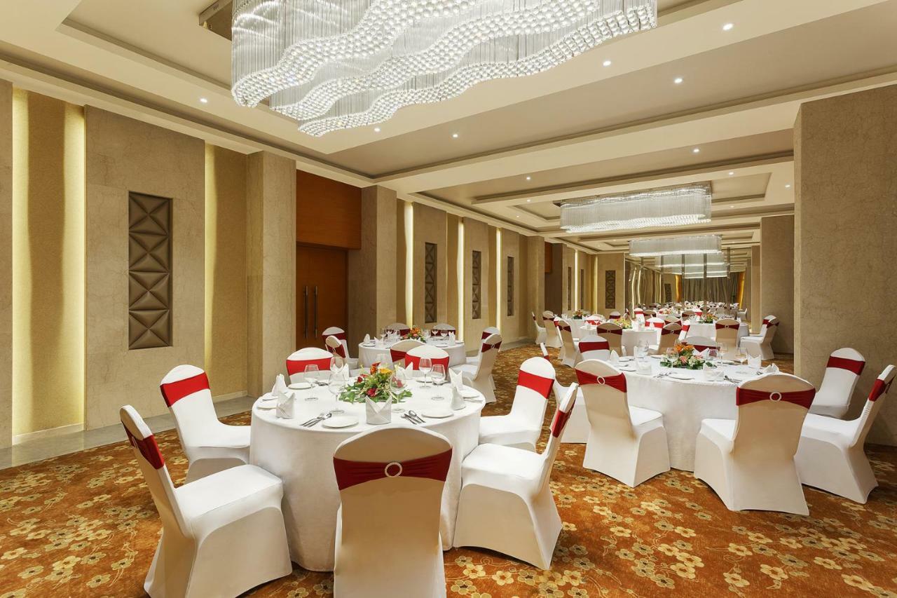 Nataraj Sarovar Portico Jhansi Exterior photo